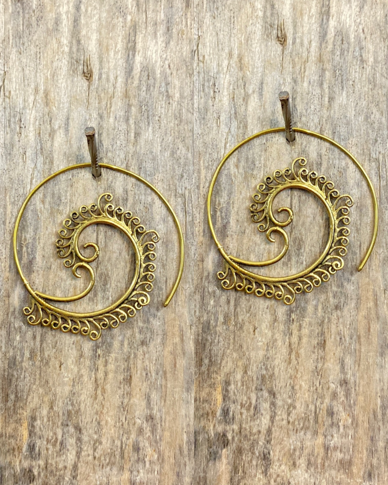 Curly Q Tribal - Brass